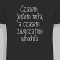 wygląd koszulki białej z czarnym nadrukiem